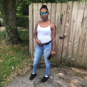 Meet your Posher, Monique